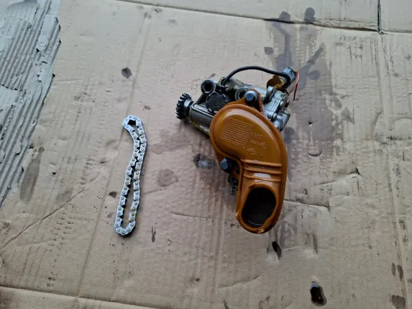 Pompe à huile OEM 150002257R pour moteur Renault 1.2TCE image 2