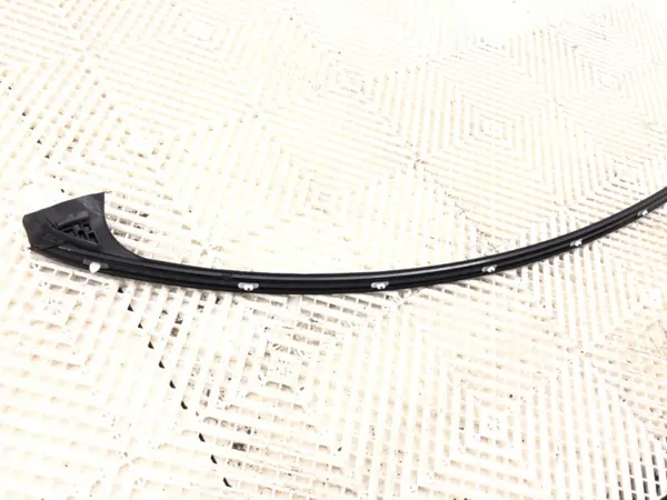 Oikea sivulistake OEM LORK-2246-26765 Mercedes CLA image 5