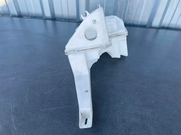 Pesulaitteen säiliö OEM 289100179R Renault Captur I/Clio IV image 5