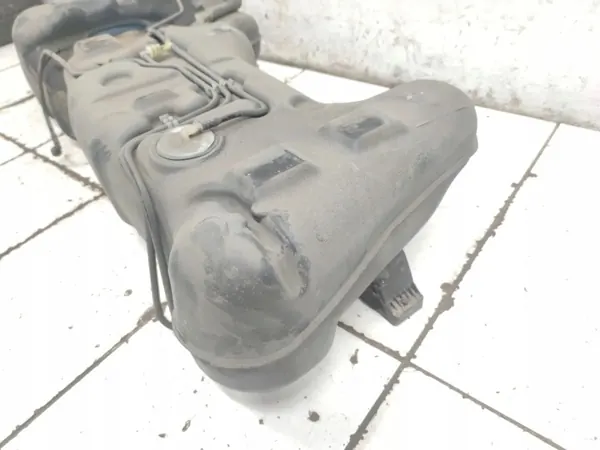 Nissan Juke polttoainesäiliö OEM 172011KC0A - Käytetty image 3