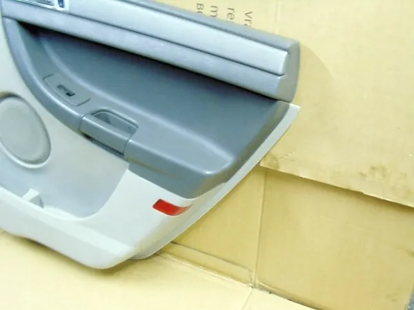 OEM 1GY801D1AA Rechter Achterdeurbekleding Chrysler image 3