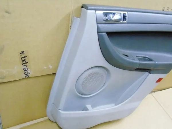 OEM 1GY801D1AA Rechter Achterdeurbekleding Chrysler image 4