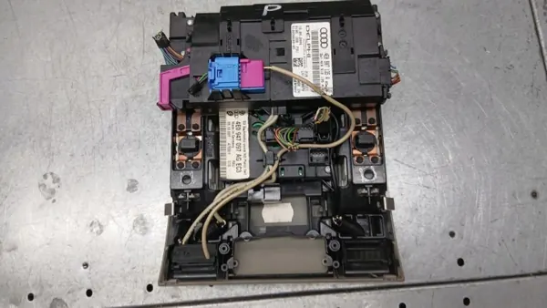 OEM 4E0907135A Inredningsljus för Audi A8 D3 2002-2009 image 9