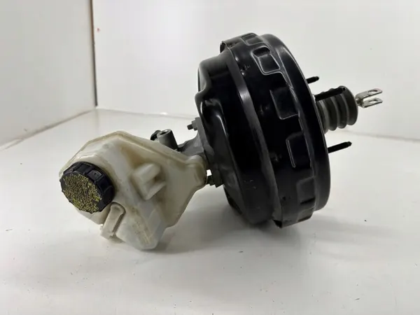 Servo Volvo V60 OEM 31400469 - 2.4L Diesel image 2