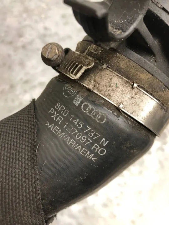 Audi Q5 SQ5 Intercooler-Rohr image 5