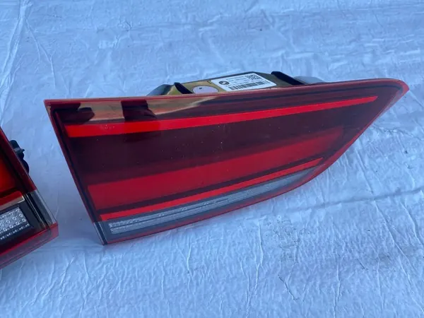 BMW X1 F48 LCI Luz LED Trasera Izquierda OEM 63217477713 image 4