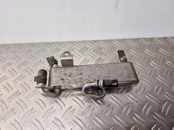 Arrefecedor de óleo Audi OE 057203491G Usado image 3
