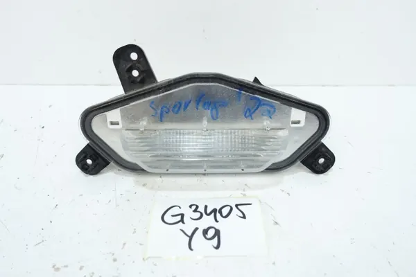 KIA SPORTAGE V 2021 Derde Remlicht OEM 924A3-R2000 image 2