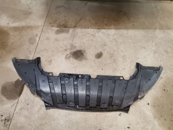 Ford Focus mk3 voorste onderste bumperafdekking OEM nbgfds image 3