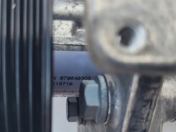 Bomba de direção assistida BMW F01 F07 F11 OEM 32 41 6 796 493 image 2