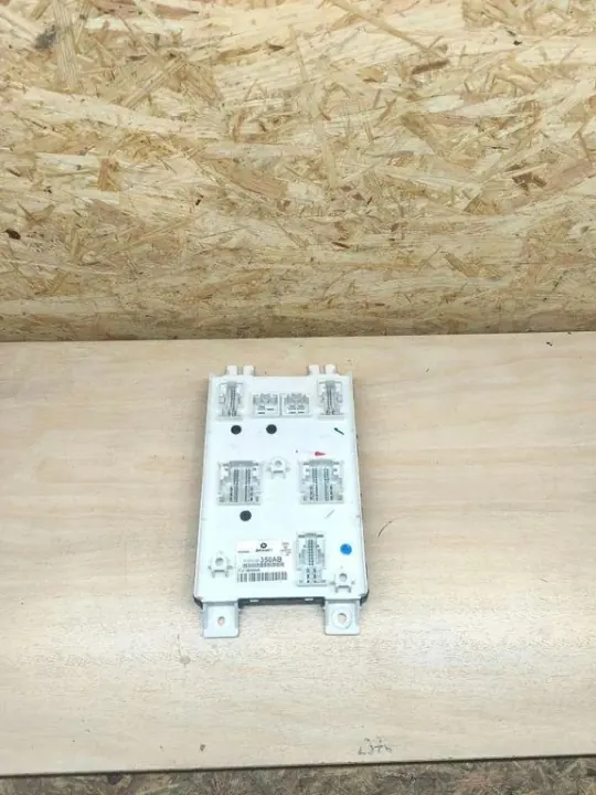Module Confort Jeep OEM P68193350AB - Occasion image 2