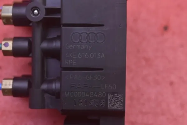 Distribuidor Suspensão OEM 4KE616013A para Audi E-Tron image 7