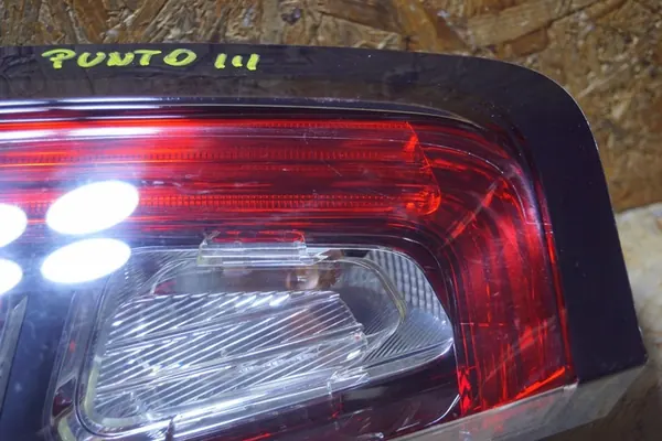 Fiat OE 51927095 conjunto de lámpara trasera image 6