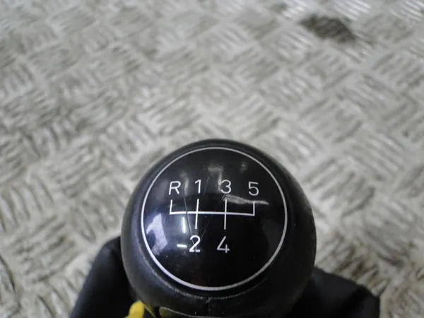 Pomo de mudanças OEM 6J0711113AD para Seat Ibiza IV image 3