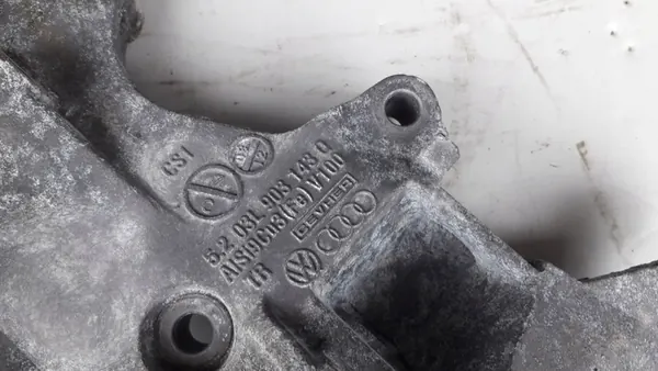 Alternatorsteun Audi VW Skoda Seat 03L903143Q image 4