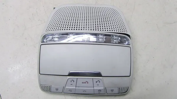 Mercedes W213 S213 interieurverlichting OEM A0009005410 image 2