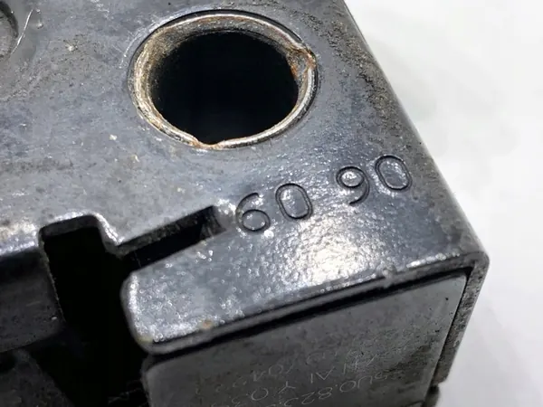 Framhuvudslås SEAT IBIZA IV Hatchback 5U0823509A image 3