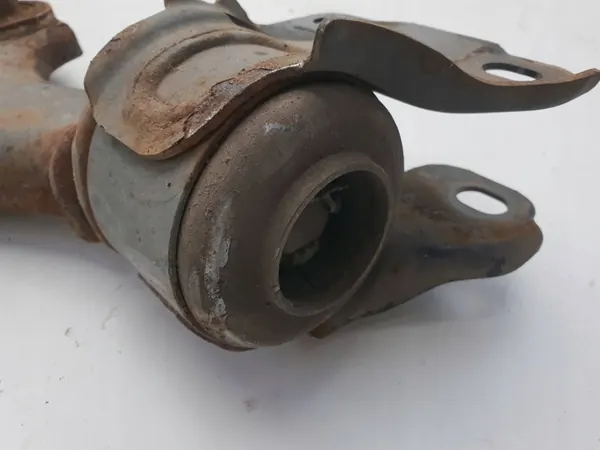 Volvo XC60 2016 Braccio Inferiore Anteriore Sinistro image 3