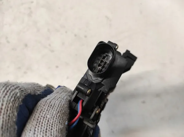 AUDI A2 99- Höger Baklås 7PIN 8Z0839016D image 4