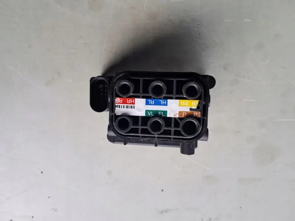 Válvula Airmatic OEM A0993200058 Mercedes S W222 image 2