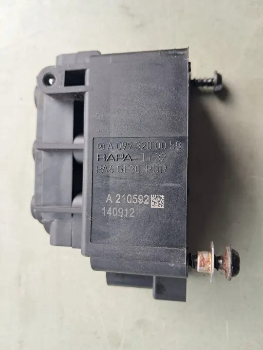 Válvula Airmatic OEM A0993200058 Mercedes S W222 image 4