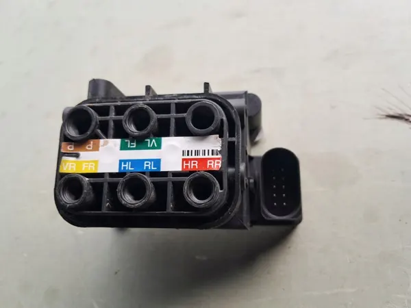 Válvula Airmatic OEM A0993200058 Mercedes S W222 image 5