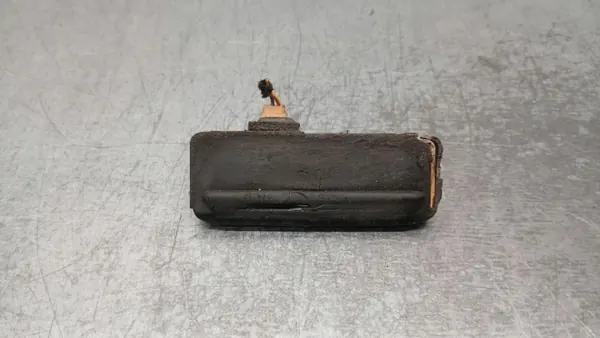 Audi A3 8L Kofferraumgriff OEM 8D0827566B Gebraucht image 2