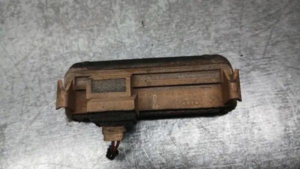 Audi A3 8L Kofferraumgriff OEM 8D0827566B Gebraucht image 3