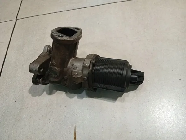 Válvula EGR Alfa Romeo Mito 1.3 Multijet Opel Astra H Corsa C 1.3 CDTi RI 9086 image 6