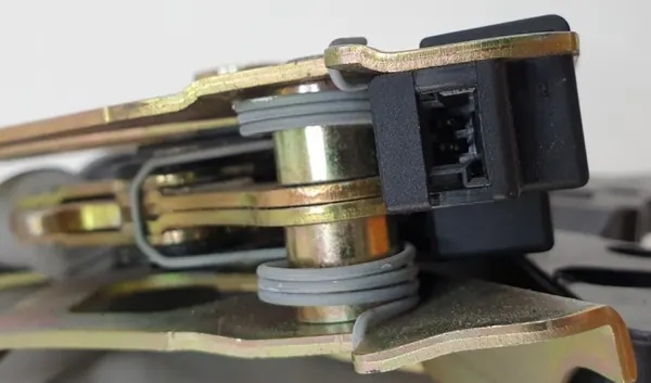 Mercedes SL R230 Dakactuator OEM A2307901471 image 4
