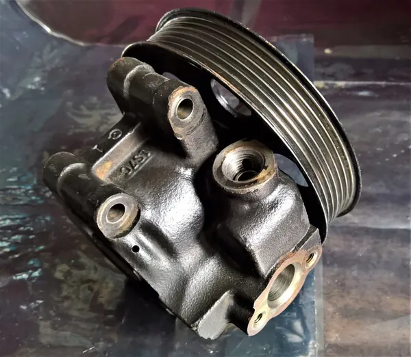 Bomba hidráulica Ford OE 1357641 image 2