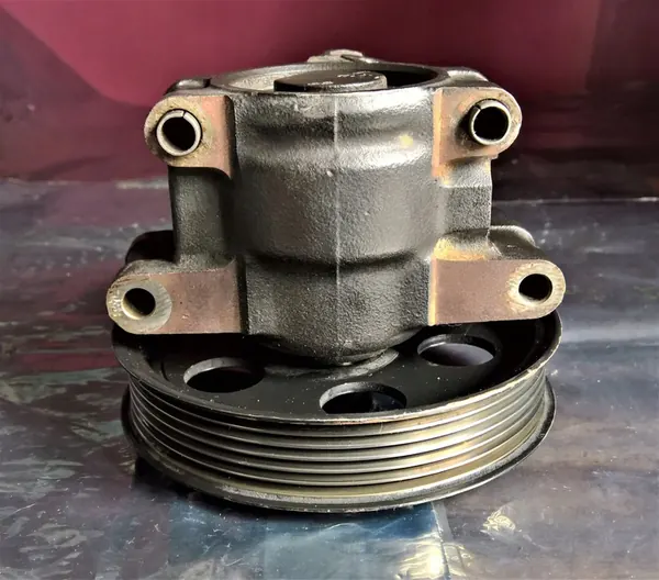 Bomba hidráulica Ford OE 1357641 image 9