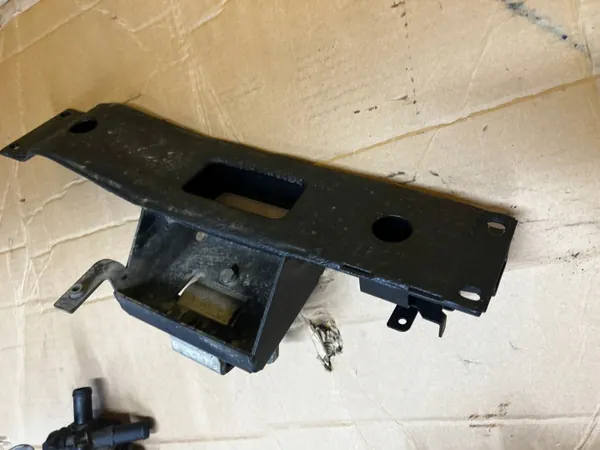 Support de boîte OEM A2122401018 pour Mercedes G63 AMG image 3