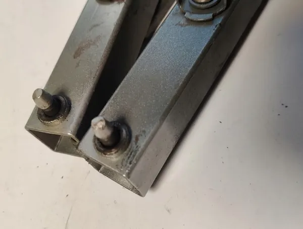 OEM GJVVTFTUKGYUKJ77C achterklepscharnier voor Avensis T25 Sedan image 4