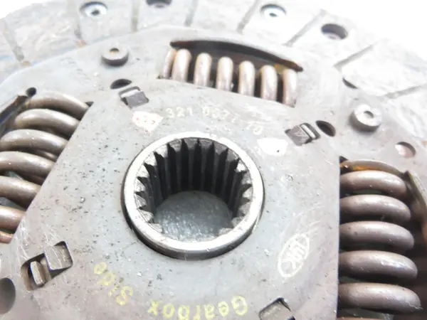 Kytkin Flywheel Yaris Verso 1.4 D-4D OEM 321007710 image 2