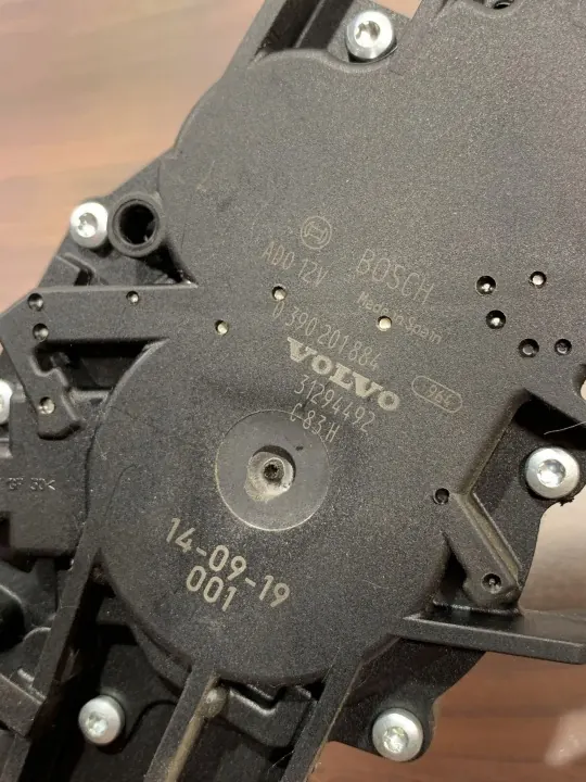 Volvo V40 Heckwischerarm OEM 31294492 - Gebraucht image 4