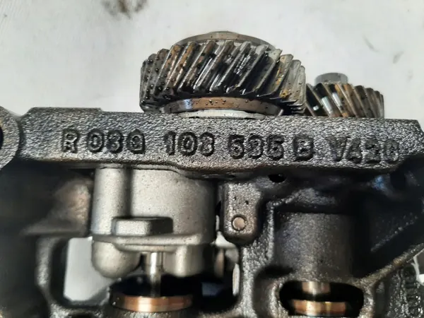VW Passat B6 Ölpumpe OEM 03G103535B 03G115105E image 3