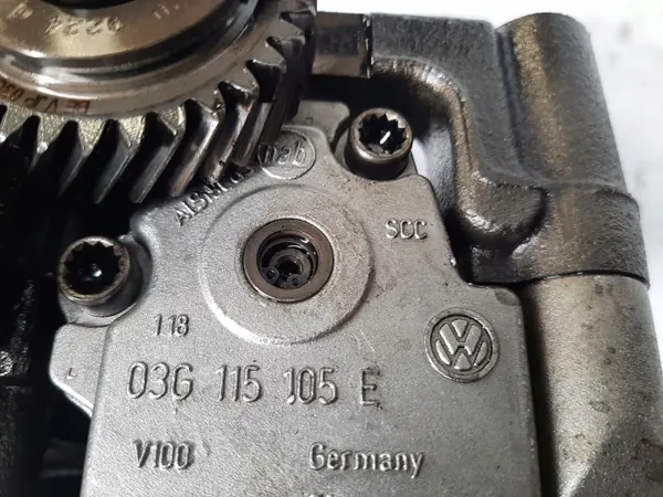 VW Passat B6 Ölpumpe OEM 03G103535B 03G115105E image 5