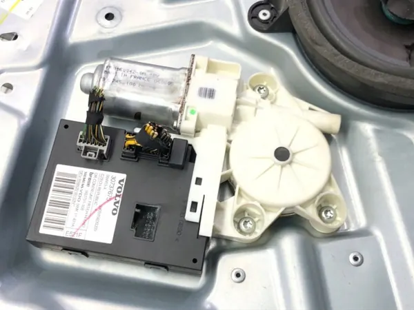 Regulador de ventana izquierda delantera OEM 30737675 Volvo S40 II image 3