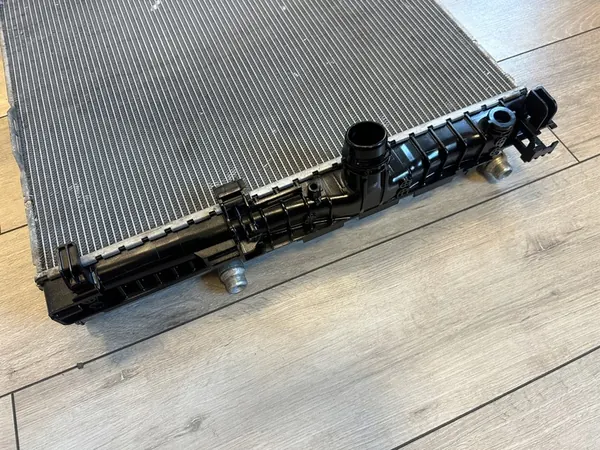 BMW 5 G30 7 G11 G12 Radiador de Agua Adicional OEM image 2