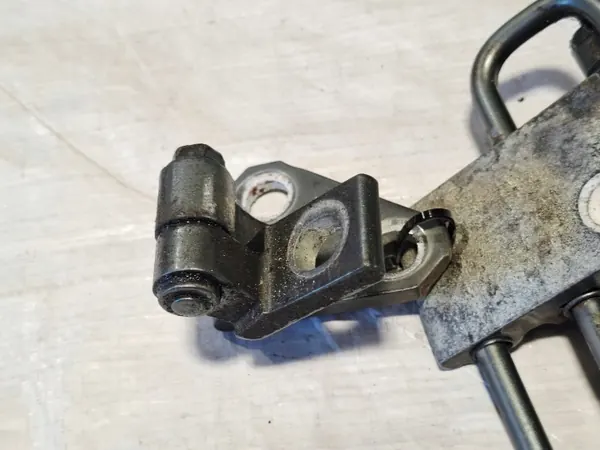 Voorlinker Deurscharnier OEM 3C8831411A VW Passat B6 image 3