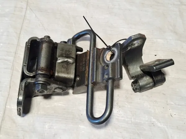 Voorlinker Deurscharnier OEM 3C8831411A VW Passat B6 image 4