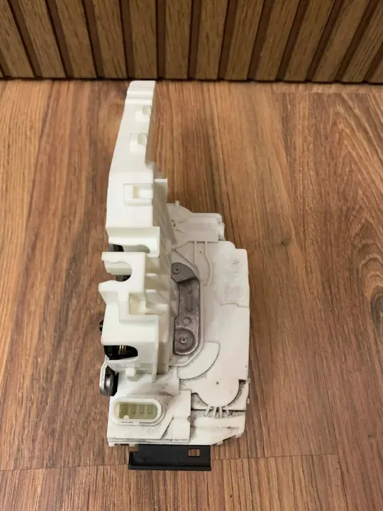 Bakre Höger Dörrlås Mercedes W176 W246 W117 A2047302835 image 5