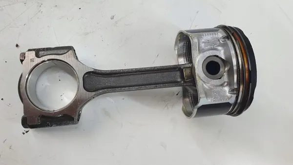 Piston Nissan avec Bielle - Pièce OEM d'Occasion image 5