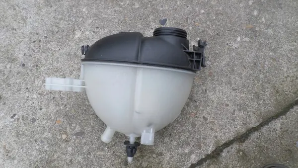 Mercedes-Benz koelvloeistof expansietank A2045000949 image 2