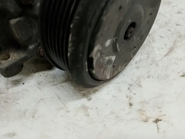 Compressore aria condizionata Audi OE 8E0260805BS image 4