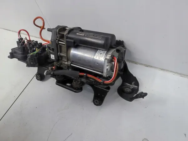 Audi Q8 e-tron luftfjädring kompressor OEM 4KE616005D image 4