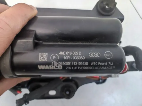 Audi Q8 e-tron luftfjädring kompressor OEM 4KE616005D image 8