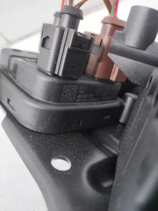 Audi Q8 e-tron luftfjädring kompressor OEM 4KE616005D image 9