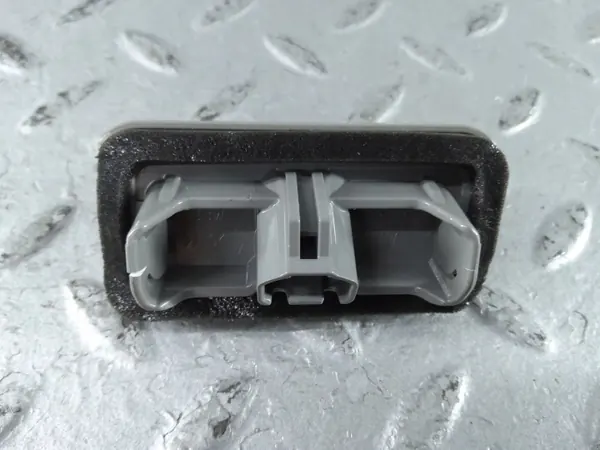 Toyota OEM 8127033110 Feu de Plaque d'Immatriculation image 4